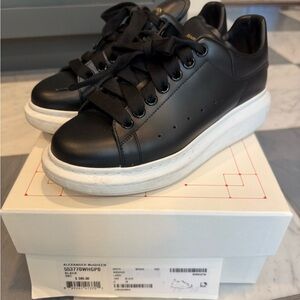 Alexander McQueen Larry Oversize Sneaker